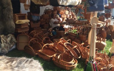 Fonott kosarak, seprűk, faáru, szőrme – Borsos János